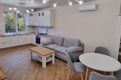 2� � �� Central House ���� 2