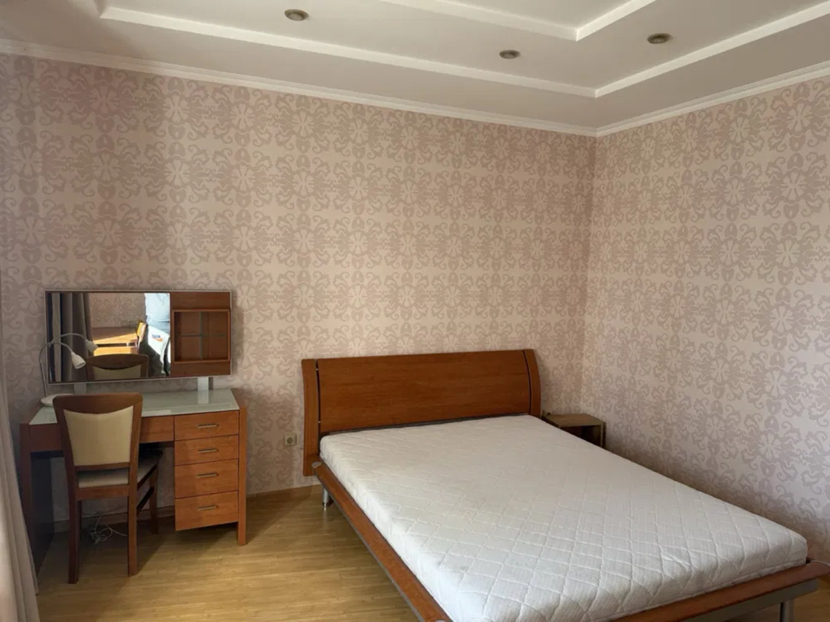 Здається квартира Київ, Дніпровський, Урлівська, 11, м. Осокорки фото 1 Здається квартира Київ, Дніпровський, Урлівська, 11, м. Осокорки фото 1