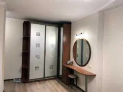   , ', . , 7  8