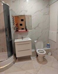   , '  5