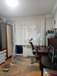   , ',   8