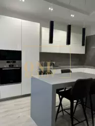 🏙   90 ² | ,    3