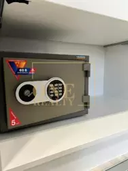 🏙   90 ² | ,    21