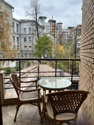 🌆   2-     📍  /  /   3