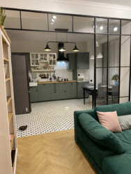 ������ 3� - ���. ������, 18/16, �� Henesi House. ���� 18