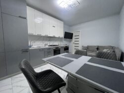 Вітальня з меблями у ЖК Софіївка простора вітальня з сучасним ремонтом Львів