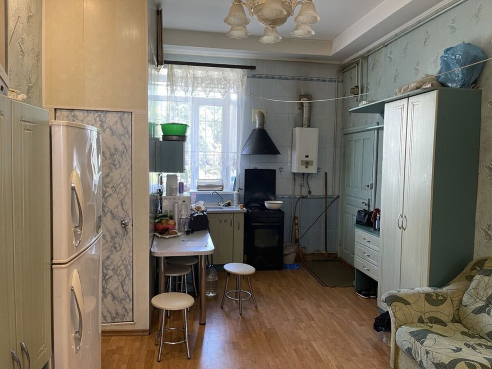 Однокімнатна квартира в центрі код № 111-830-343 фото 1 Однокімнатна квартира в центрі код № 111-830-343 фото 1