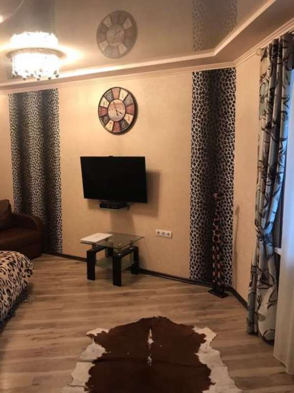 Сдам 1-комнатную квартиру в Центре Сдам квартиру - студию. Центр 8 500 грн. фото 1 Сдам 1-комнатную квартиру в Центре Сдам квартиру - студию. Центр 8 500 грн. фото 1