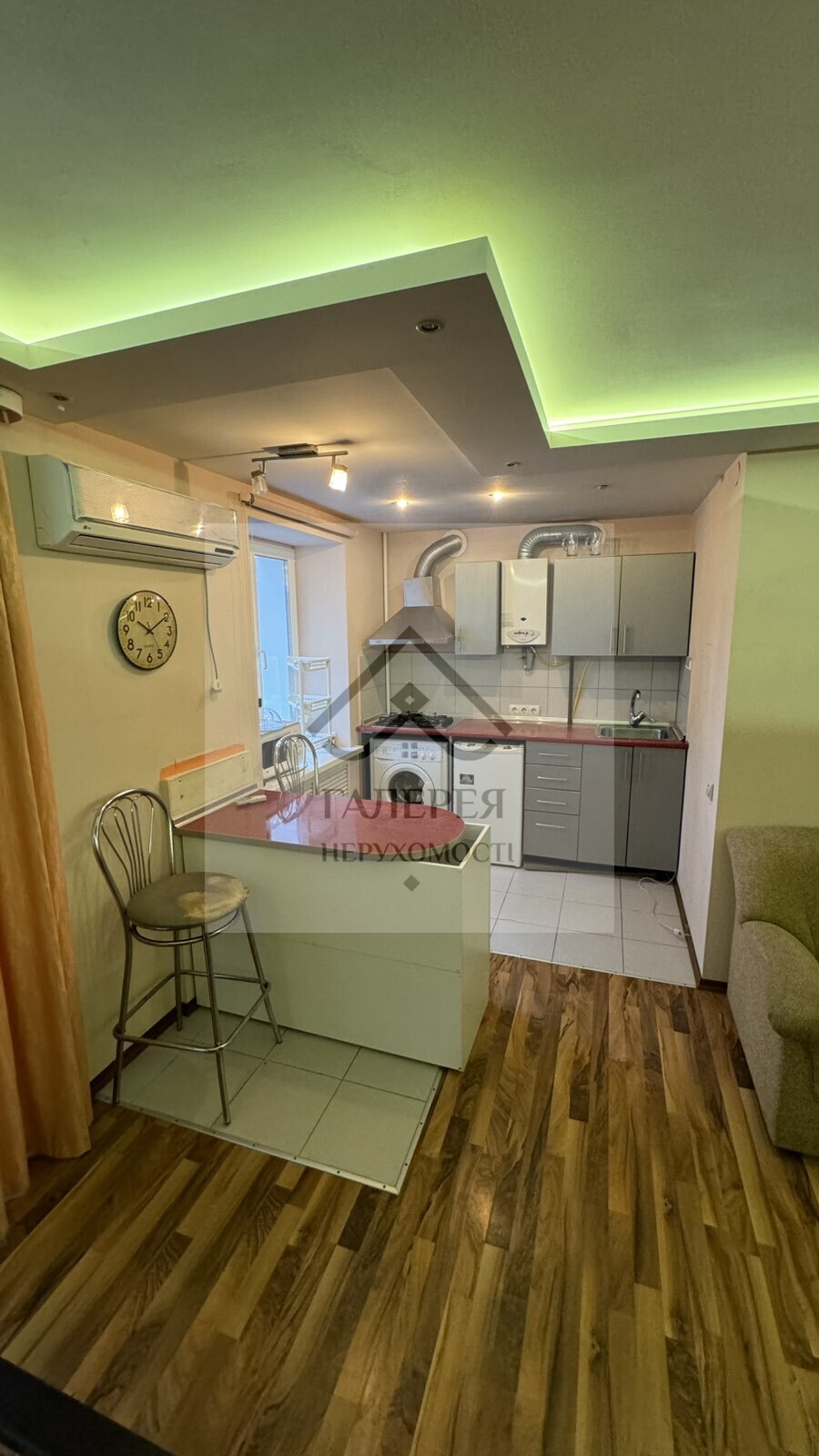 Оренда однокімнатної квартири-студії в центрі міста код № 111-962-753 фото 1 Оренда однокімнатної квартири-студії в центрі міста код № 111-962-753 фото 1