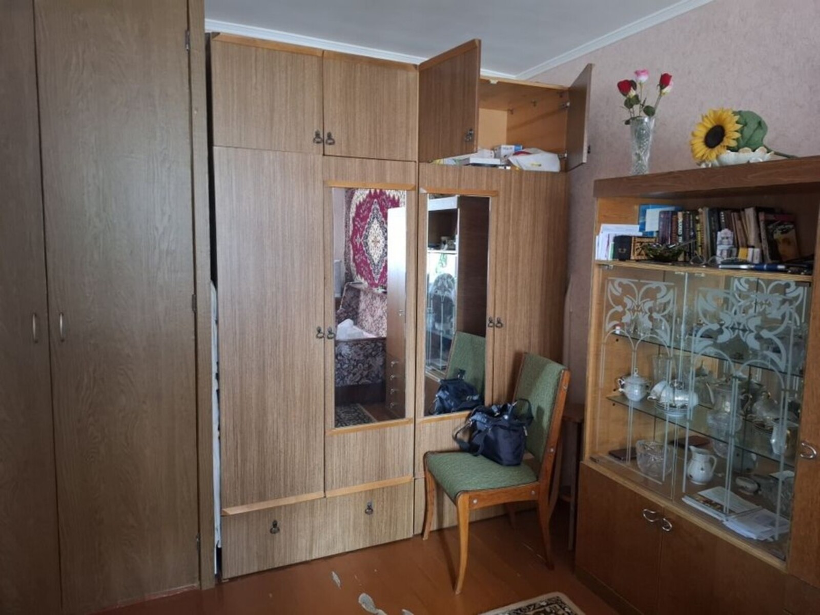 Здам однокімнатну квартиру в гуртожитку код № 111-967-049 фото 1 Здам однокімнатну квартиру в гуртожитку код № 111-967-049 фото 1