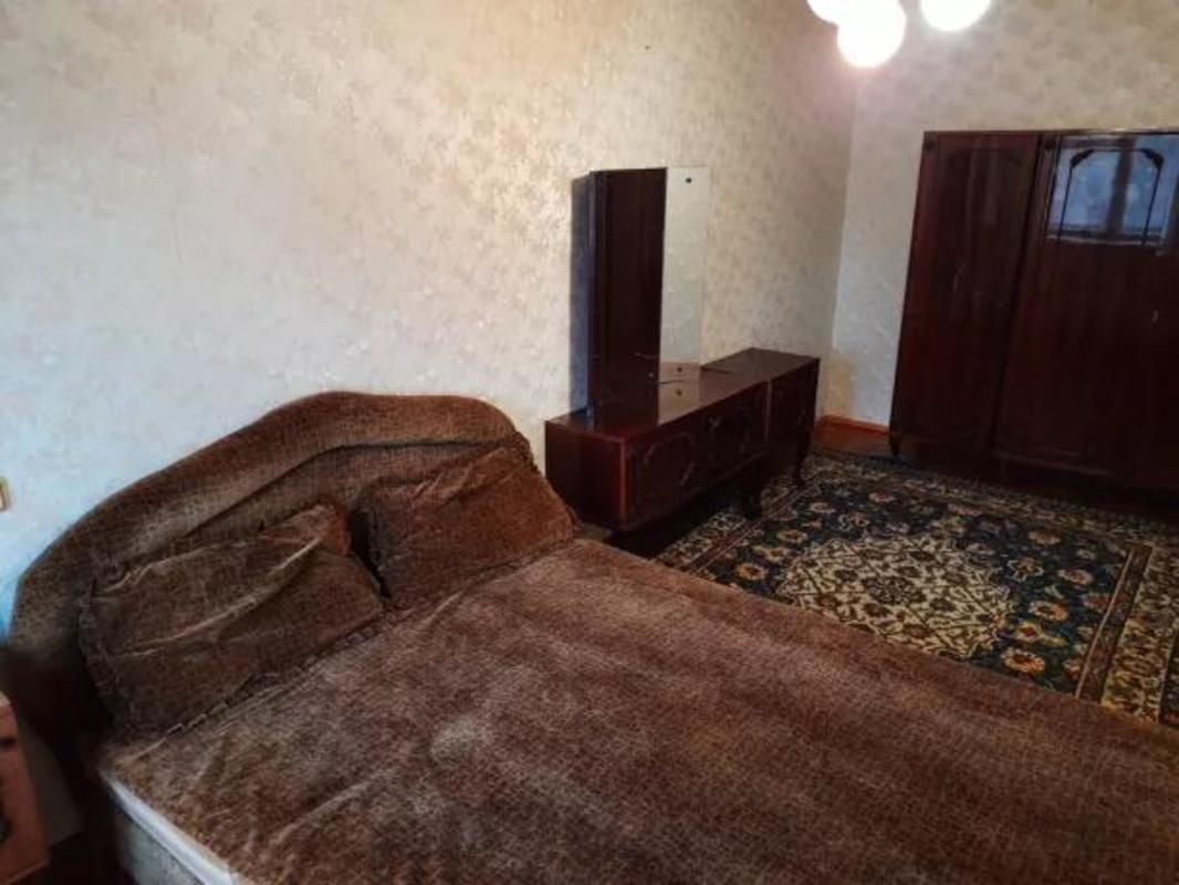 Сдается 3-комнатная квартира в Центре. фото 1 Сдается 3-комнатная квартира в Центре. фото 1