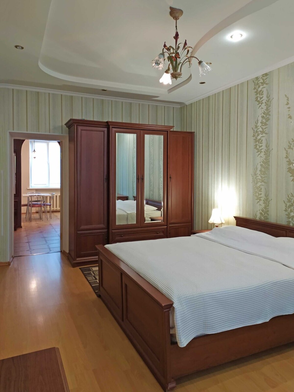 2 кімнатна квартира в центрі фото 1 2 кімнатна квартира в центрі фото 1