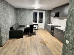 Здам в цетрі міста двох кімнатну квартиру з кухнею студією код № 111-947-579 фото 1 Здам в цетрі міста двох кімнатну квартиру з кухнею студією код № 111-947-579 фото 1