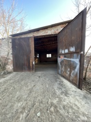 Сдам в аренду гараж + 2 небольших складских помещения фото 1 Сдам в аренду гараж + 2 небольших складских помещения фото 1