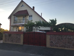 Здам в оренду будинок с.Святопетрівське.Камін,навіс,сад фото 1 Здам в оренду будинок с.Святопетрівське.Камін,навіс,сад фото 1