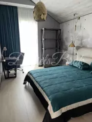       ,    10