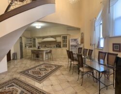 🏖        |   🌿.  4