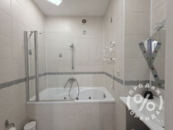 Стильний будинок у центрі з більярдною та камінною кімнатою фото 15 Стильний будинок у центрі з більярдною та камінною кімнатою фото 15