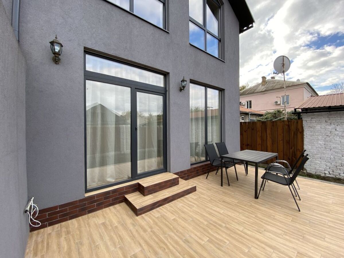 Оренда будинку дуплекс, вул. Іванова фото 1 Оренда будинку дуплекс, вул. Іванова фото 1