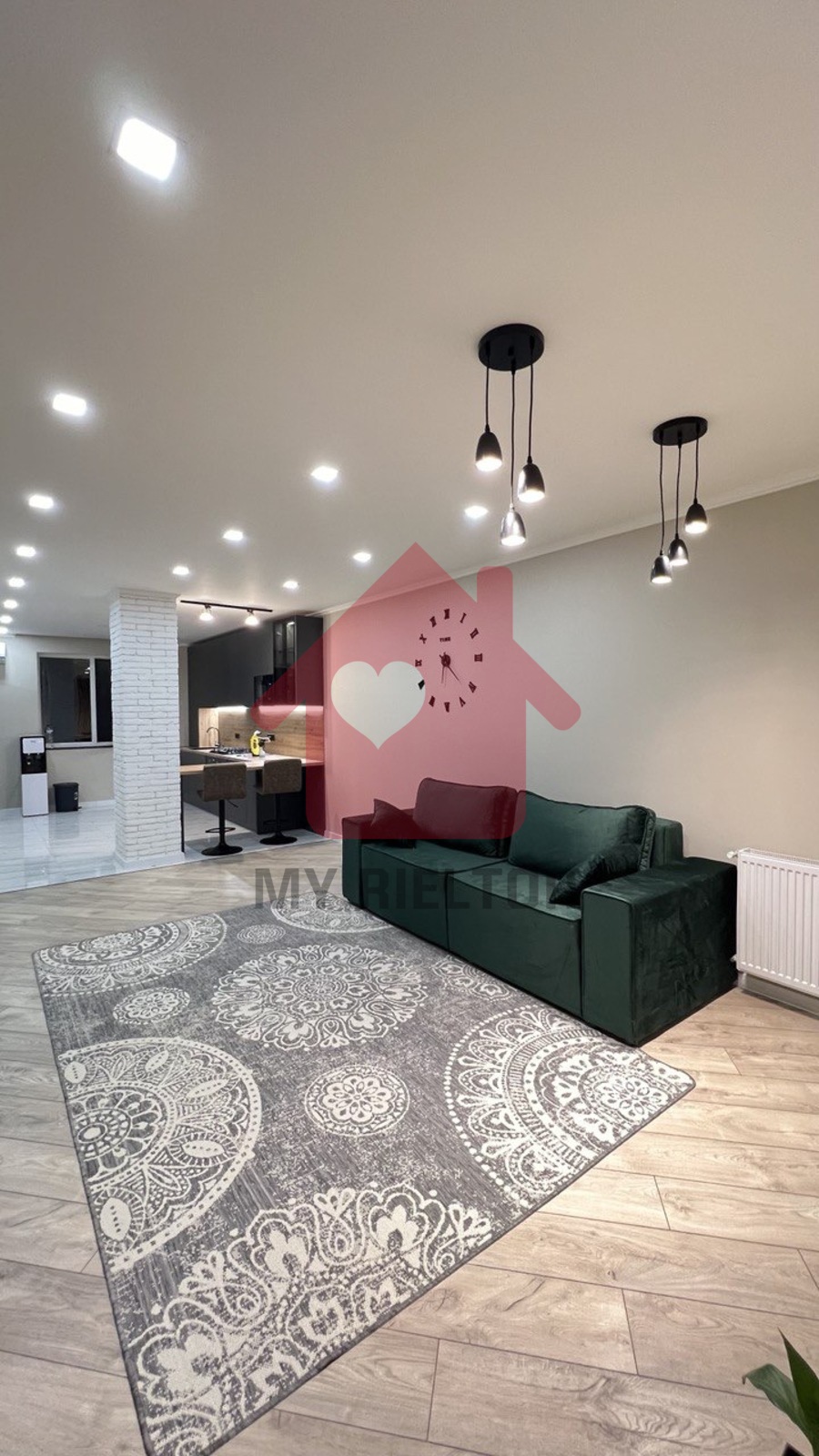 Оренда напівособняка у центрі фото 1 Оренда напівособняка у центрі фото 1