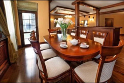 Оренда затишного будинку 302 кв.м, 5 спалень, КМ преміум-класу Riviera Village фото 7 Оренда затишного будинку 302 кв.м, 5 спалень, КМ преміум-класу Riviera Village фото 7