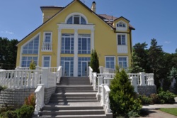 Оренда VIP-будинку 492 кв.м. з басейном в с. Лісники фото 1 Оренда VIP-будинку 492 кв.м. з басейном в с. Лісники фото 1