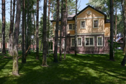 Оренда затишного будинку 302 кв.м, 5 спалень, КМ преміум-класу Riviera Village фото 3 Оренда затишного будинку 302 кв.м, 5 спалень, КМ преміум-класу Riviera Village фото 3