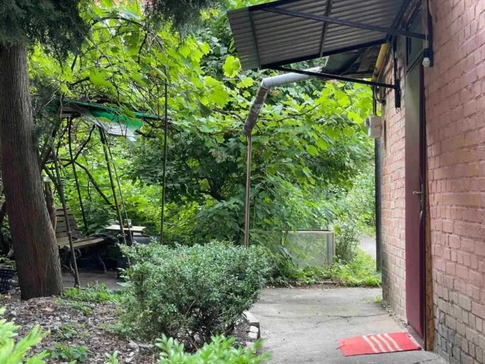 Здається частина будинку в центрі, 2-кімнати 48 кв.м. все є. Місце для авто. фото 1 Здається частина будинку в центрі, 2-кімнати 48 кв.м. все є. Місце для авто. фото 1