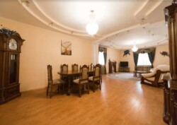 Здається 2-х поверховий будинок, центральна частина міста, 209 кв.м. фото 13 Здається 2-х поверховий будинок, центральна частина міста, 209 кв.м. фото 13