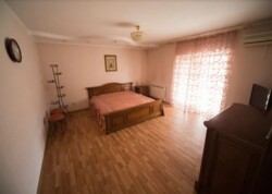 Здається 2-х поверховий будинок, центральна частина міста, 209 кв.м. фото 9 Здається 2-х поверховий будинок, центральна частина міста, 209 кв.м. фото 9