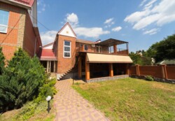 Здається 2-х поверховий будинок, центральна частина міста, 209 кв.м. фото 2 Здається 2-х поверховий будинок, центральна частина міста, 209 кв.м. фото 2