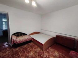 Здається частина будинку, 2 кімнати 40 кв.м. зручності в будинку. Простий стан. фото 1 Здається частина будинку, 2 кімнати 40 кв.м. зручності в будинку. Простий стан. фото 1