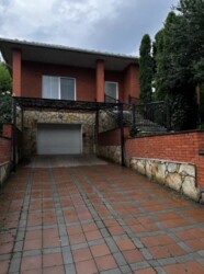 Акційна пропозиція! Продається 2-х поверховий будинок, все є, гарний стан. Центр фото 16 Акційна пропозиція! Продається 2-х поверховий будинок, все є, гарний стан. Центр фото 16