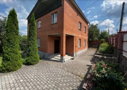 Здається 2-х поверховий будинок в Старому місті. фото 4 Здається 2-х поверховий будинок в Старому місті. фото 4