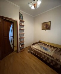 Здається 3-х поверховий будинок в центрі міста. фото 10 Здається 3-х поверховий будинок в центрі міста. фото 10