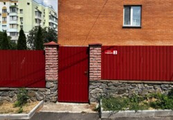 Здається 2-х поверховий будинок в Старому місті. фото 8 Здається 2-х поверховий будинок в Старому місті. фото 8