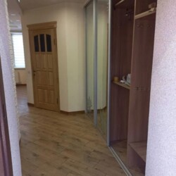 Здається 2-х поверховий будинок в р-ні Старе місто. Все є. Добрий стан. фото 2 Здається 2-х поверховий будинок в р-ні Старе місто. Все є. Добрий стан. фото 2