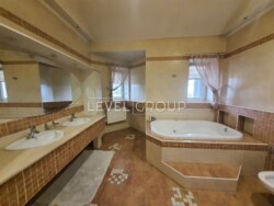 ���������� ��� ���� � �� ������ ������ � 490 �² ����������, ������� �� �����������.�����-����� ���� 8