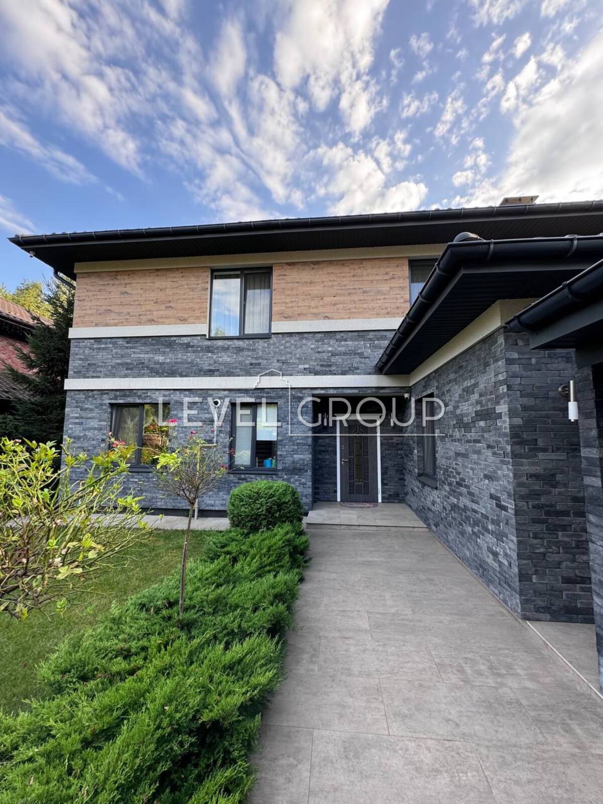 Оренда просторого будинку в Гостомелі, район Ірпінський Луг фото 1 Оренда просторого будинку в Гостомелі, район Ірпінський Луг фото 1