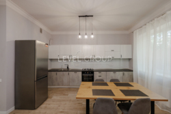    1602   Alpen Park,   7
