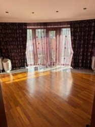 ������ ������� 560 �.��. � �.�. ����� (�����-�����) � �������� ���� 16