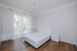   1652    Alpen Park,   18