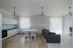   1652    Alpen Park,   4