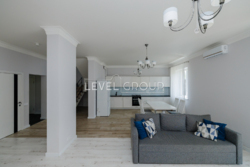   1652    Alpen Park,   6