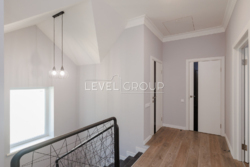    1602   Alpen Park,   21