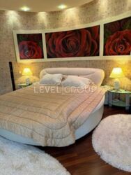 ������ ������� 560 �.��. � �.�. ����� (�����-�����) � �������� ���� 10