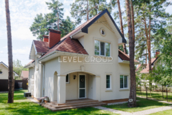   1652    Alpen Park,   2