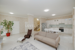     165 2   Alpen Park,   6