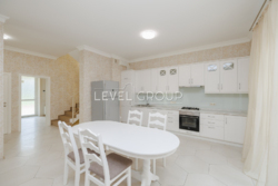     165 2   Alpen Park,   7