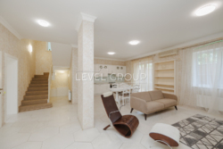     165 2   Alpen Park,   5